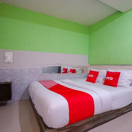 Oyo 1495 Hotel Lendosis Palembang Bagian luar foto