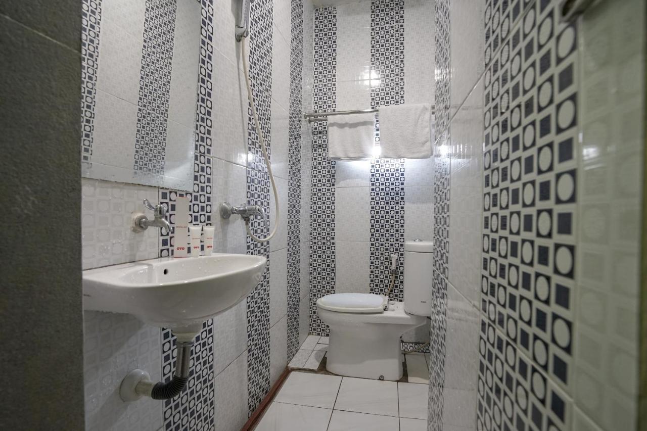 Oyo 1495 Hotel Lendosis Palembang Bagian luar foto
