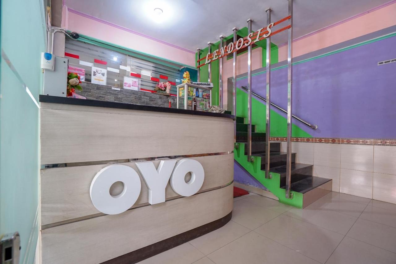 Oyo 1495 Hotel Lendosis Palembang Bagian luar foto