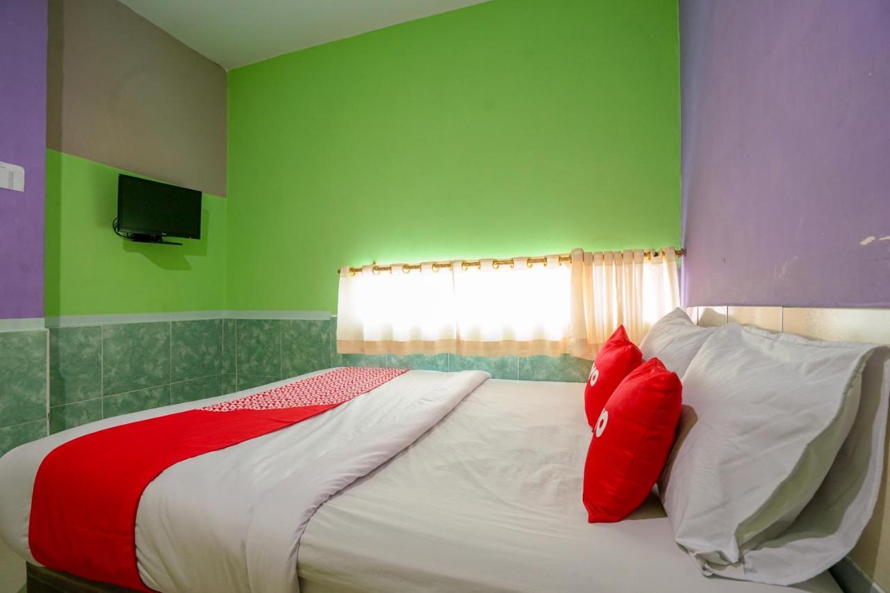 Oyo 1495 Hotel Lendosis Palembang Bagian luar foto