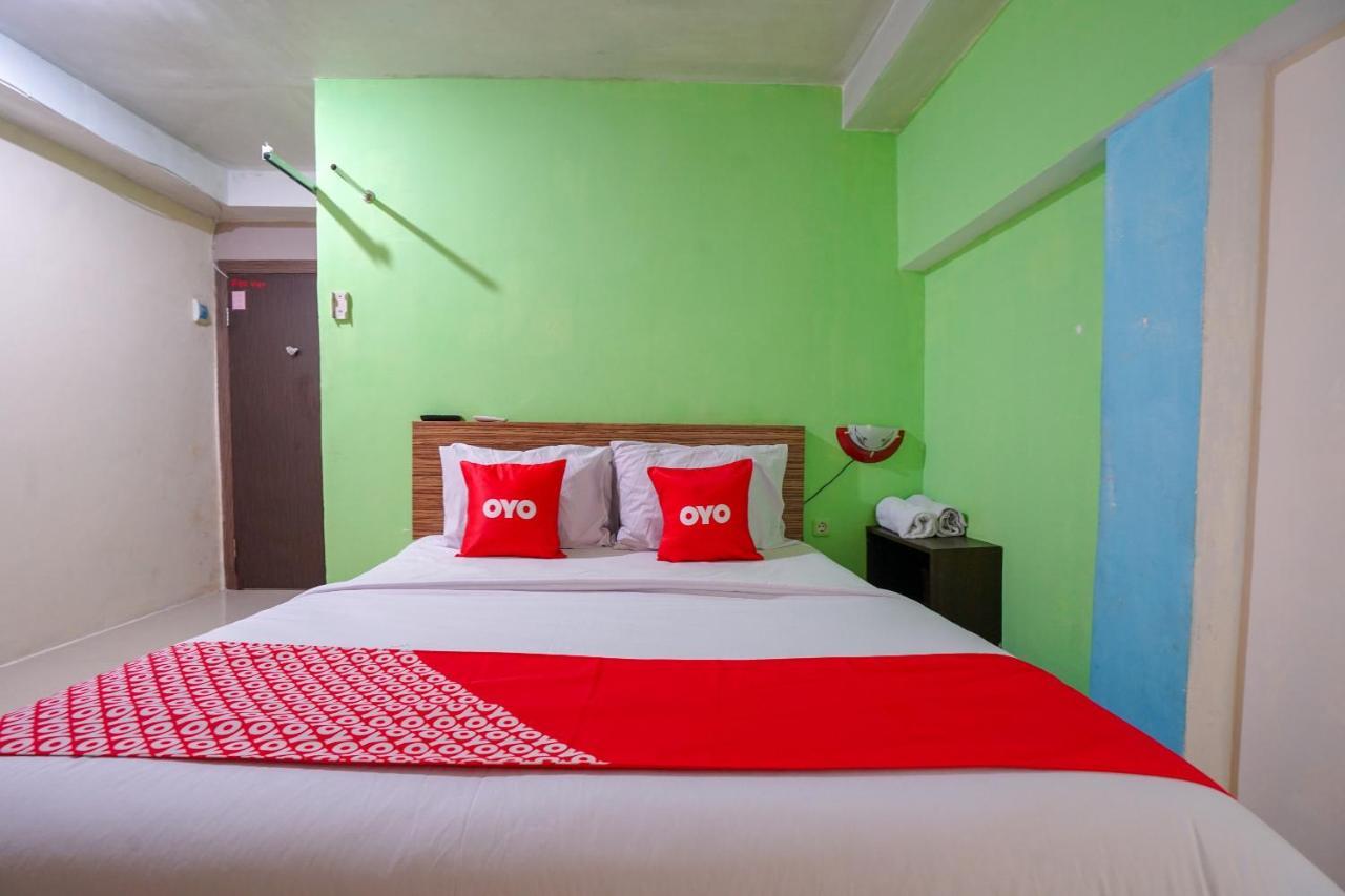 Oyo 1495 Hotel Lendosis Palembang Bagian luar foto