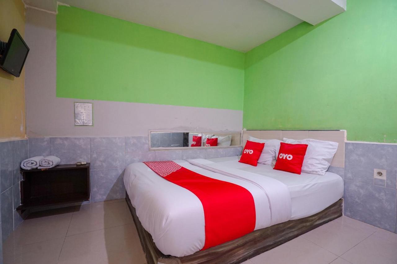 Oyo 1495 Hotel Lendosis Palembang Bagian luar foto