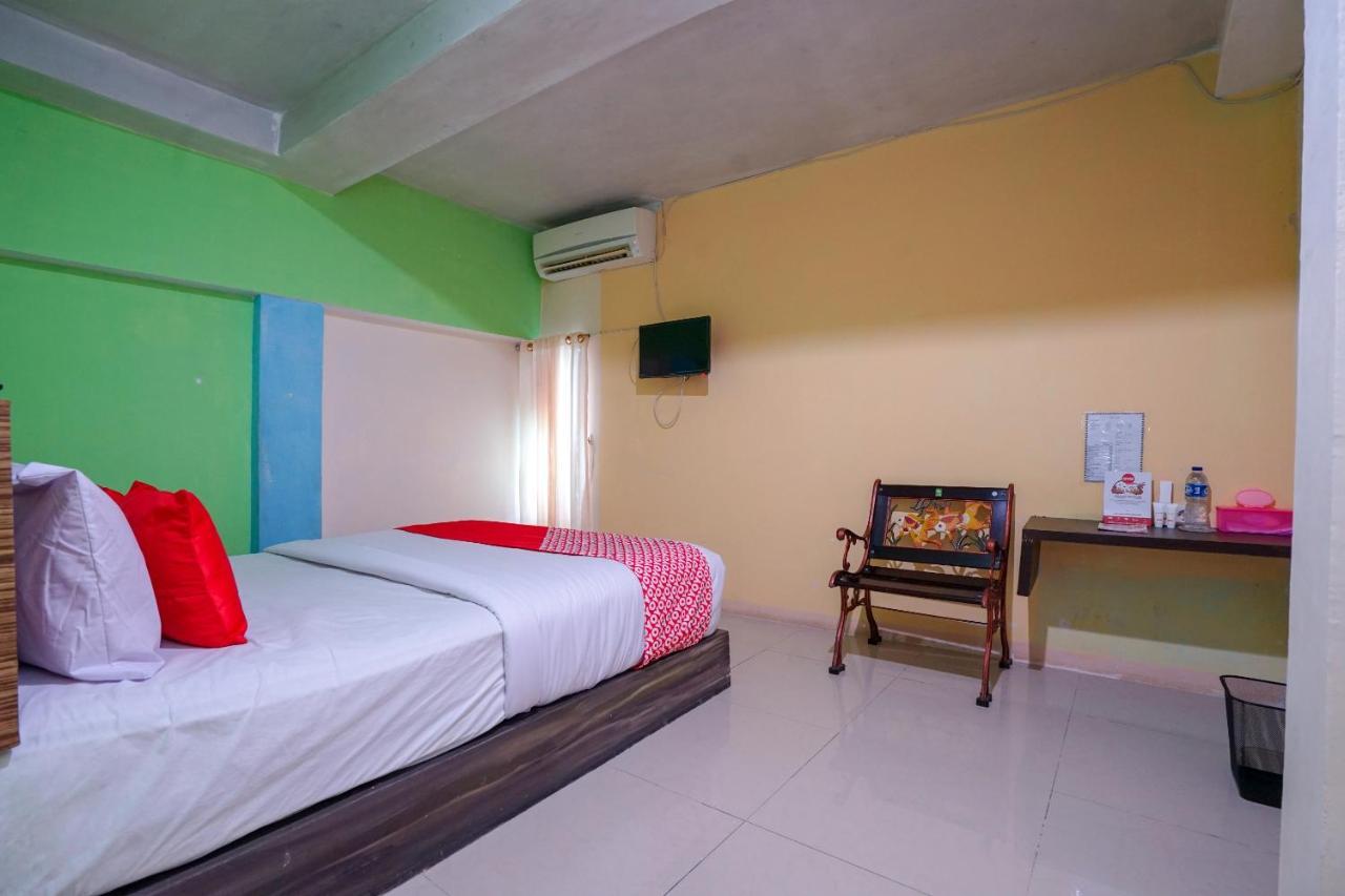 Oyo 1495 Hotel Lendosis Palembang Bagian luar foto