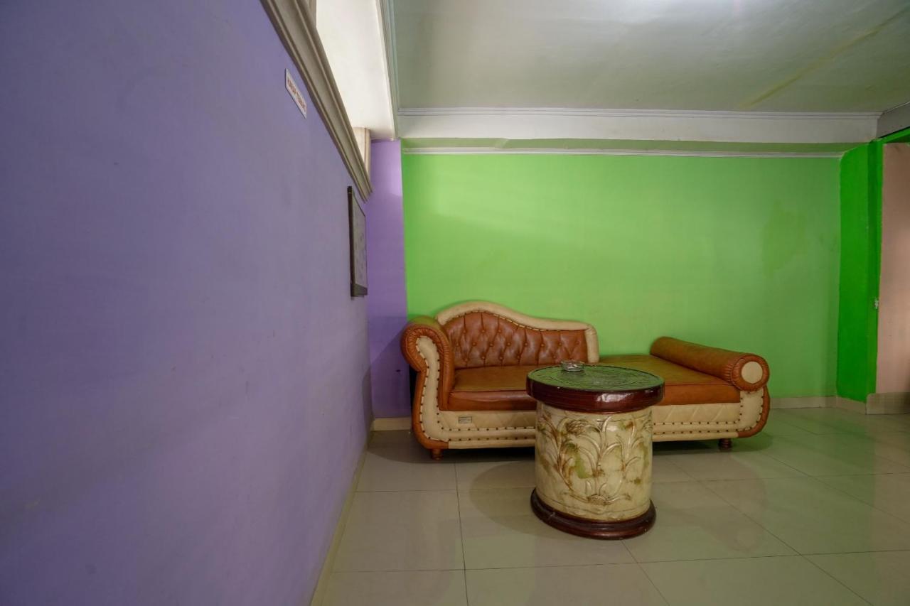 Oyo 1495 Hotel Lendosis Palembang Bagian luar foto