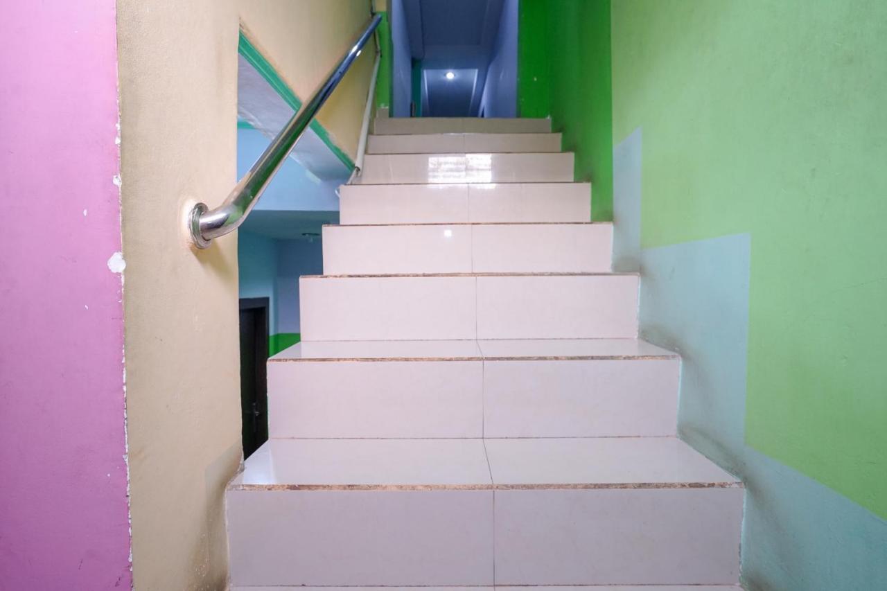 Oyo 1495 Hotel Lendosis Palembang Bagian luar foto